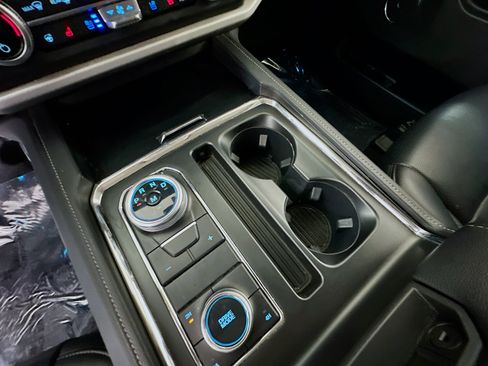 Used 2024 Ford Expedition Max XLT image 22