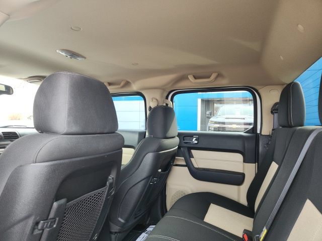 Used 2010 HUMMER H3T AWD/4WD image 10