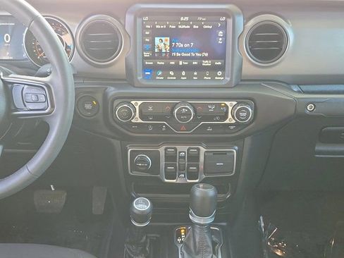 Used 2023 Jeep Gladiator Sport AWD/4WD image 22