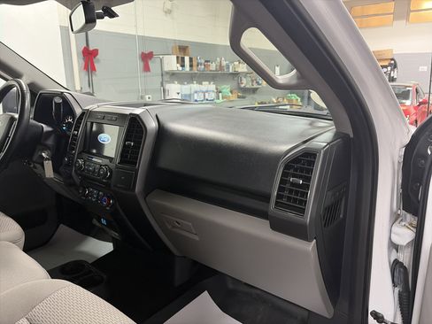 Used 2018 Ford F150 XLT w/ Equipment Group 302A Luxury image 33