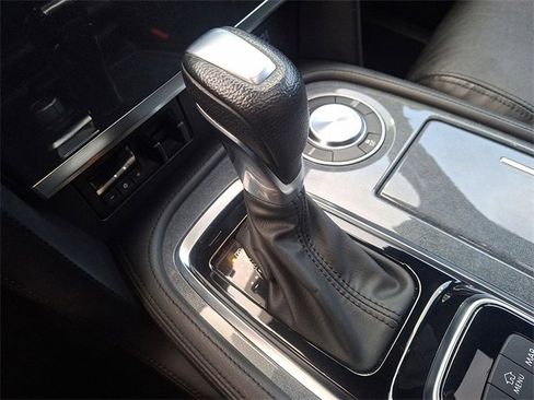 Used 2022 Nissan Armada SL w/ Midnight Edition Package image 17