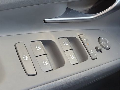 Certified 2025 Hyundai Elantra Sport image 14