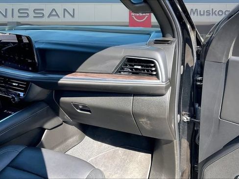 Used 2025 Chevrolet Tahoe Z71 AWD/4WD image 26