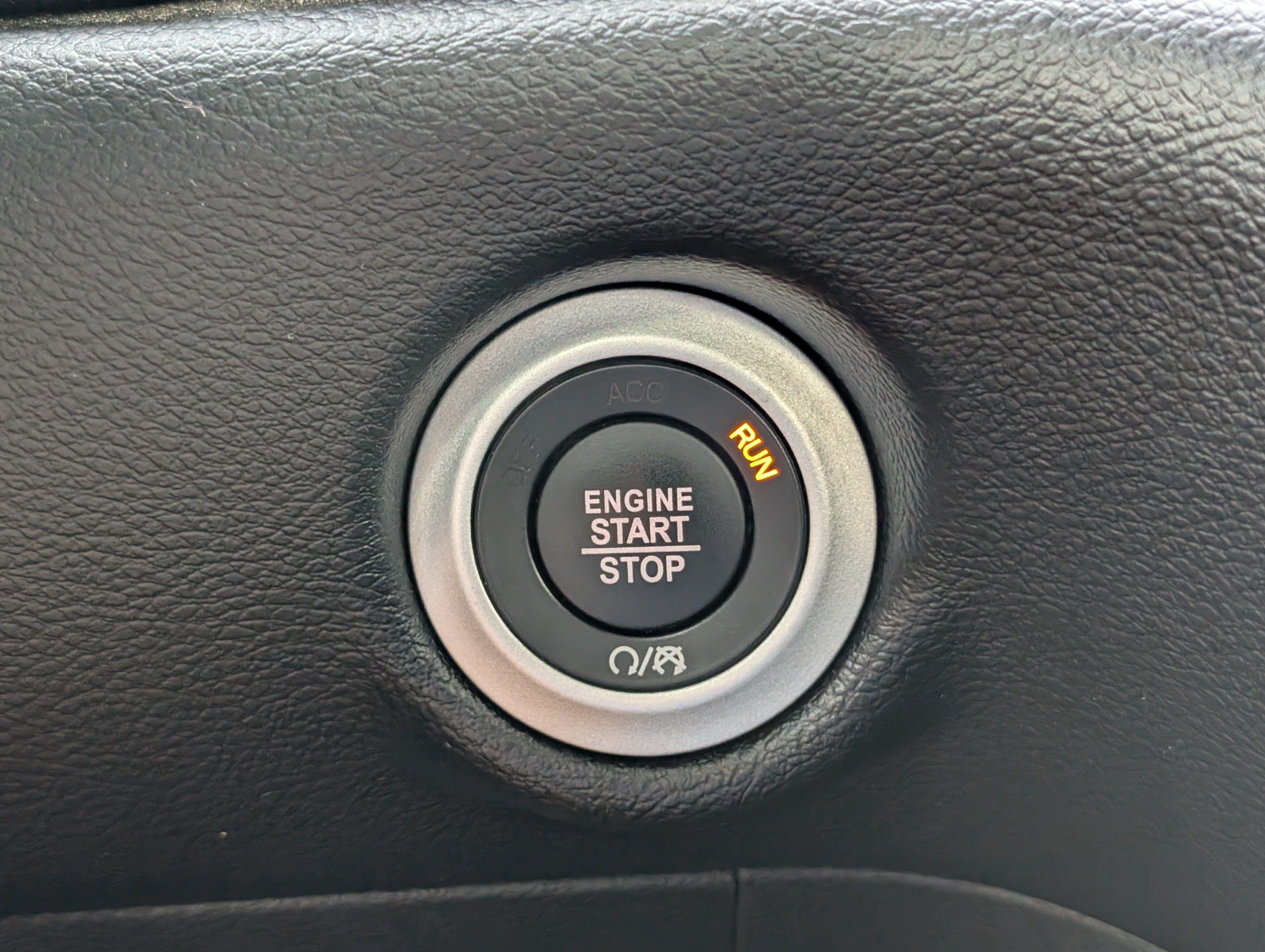 Used 2025 Chrysler Pacifica Select FWD image 24