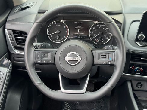 Used 2024 Nissan Rogue SV w/ SV Premium Package FWD image 19