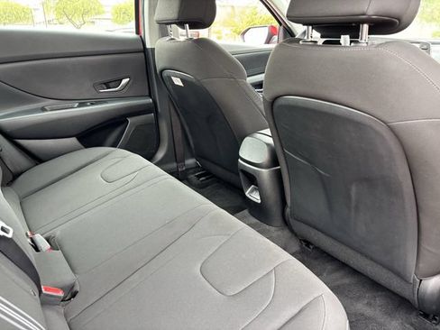 Used 2025 Hyundai Elantra Hybrid FWD image 13