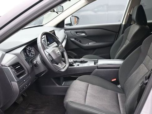 Used 2025 Nissan Rogue SV FWD image 21