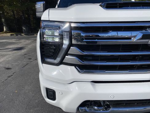 Used 2024 Chevrolet Silverado 2500 High Country w/ High Country Premium Package image 15