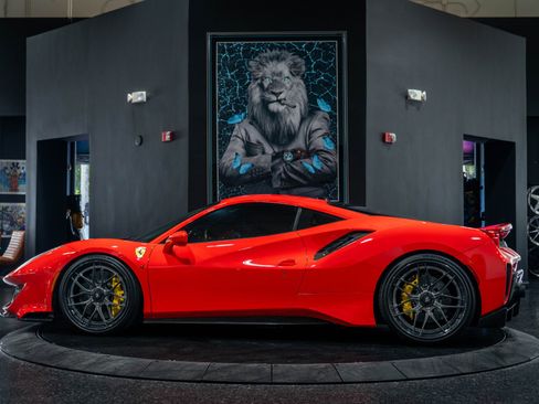 Used 2020 Ferrari 488 Pista Coupe image 5