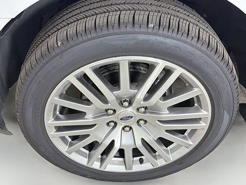 Used 2024 Ford Expedition Limited RWD image 24