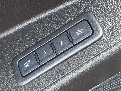 Used 2016 GMC Yukon XL Denali AWD/4WD image 21
