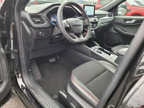 Used 2025 Ford Escape ST-Line image 11