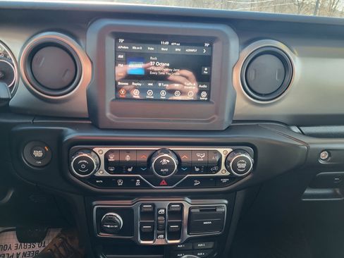 Used 2020 Jeep Wrangler Unlimited Sport image 12