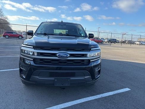 Certified 2024 Ford Expedition Max XLT image 7