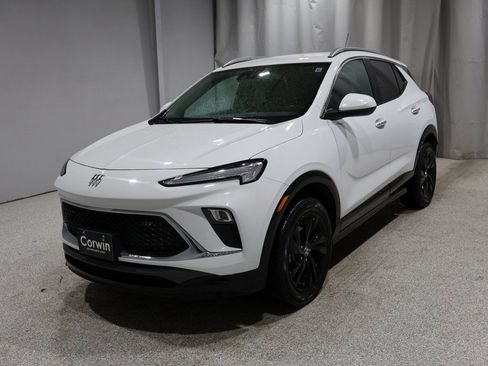 Used 2024 Buick Encore GX Sport Touring image 5