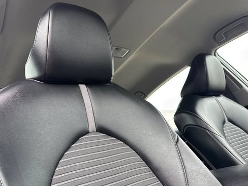 Used 2023 Toyota Camry SE FWD image 17