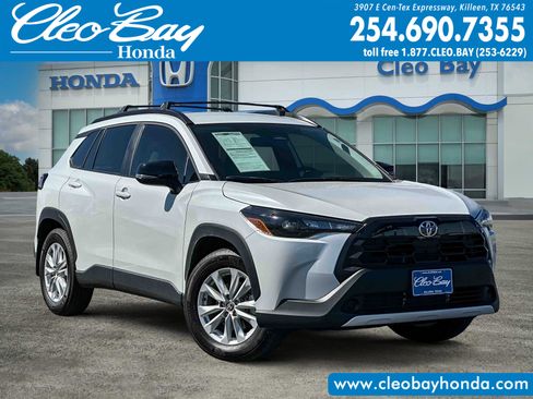 Used 2026 Toyota Corolla Cross LE image 1