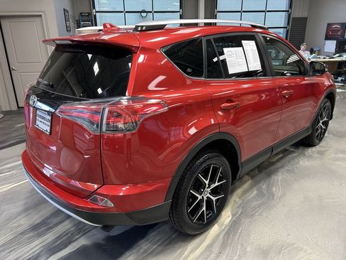 Used 2016 Toyota RAV4 SE image 30
