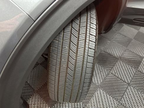 Used 2025 Ford Explorer ST-Line image 41