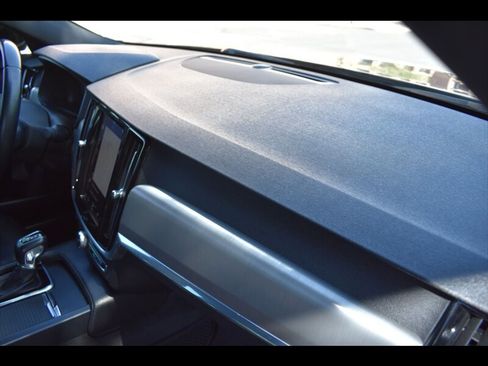 Used 2017 Volvo S90 T5 Momentum w/ Vision Package FWD image 36