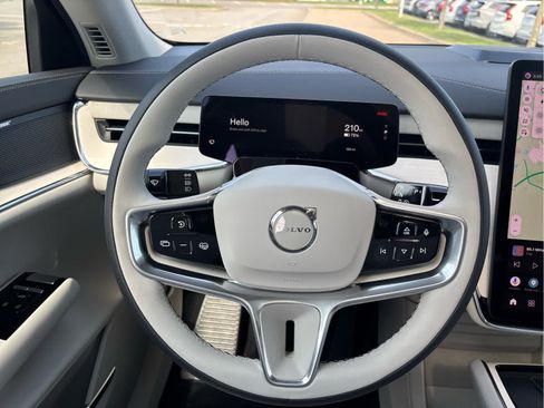 Used 2025 Volvo EX90 Ultra AWD/4WD image 24