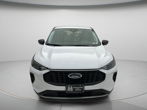 Used 2026 Ford Escape Active w/ Cold Weather Package AWD/4WD image 2