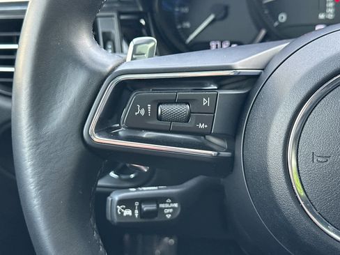 Used 2025 Porsche Macan image 27