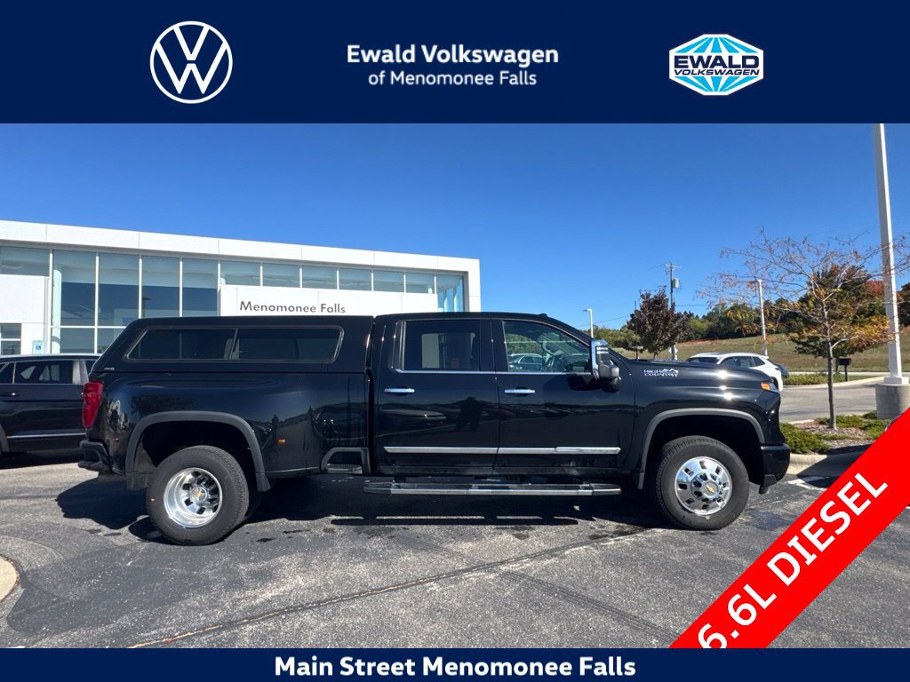 Used 2024 Chevrolet Silverado 3500 High Country w/ High Country Premium Package AWD/4WD image 8