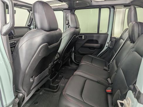 Used 2024 Jeep Wrangler Unlimited Rubicon AWD/4WD image 16