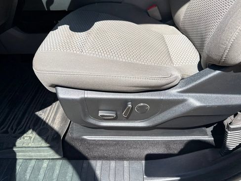 Used 2018 Ford F150 XLT w/ Equipment Group 302A Luxury AWD/4WD image 16