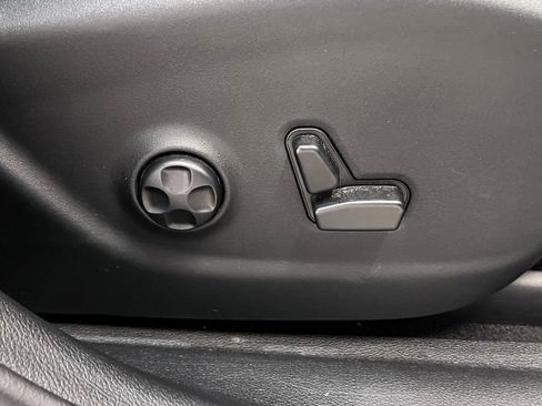 Used 2019 Jeep Cherokee Limited image 42