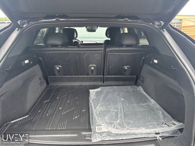 Used 2024 Cadillac Lyriq Sport w/ LPO, Floor Liner Package AWD/4WD image 5