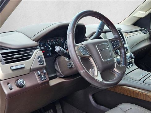 Used 2019 GMC Yukon Denali image 10