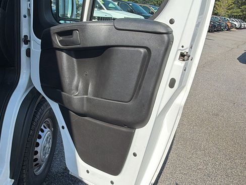 Used 2024 RAM ProMaster 2500 w/ Convenience Group FWD image 18