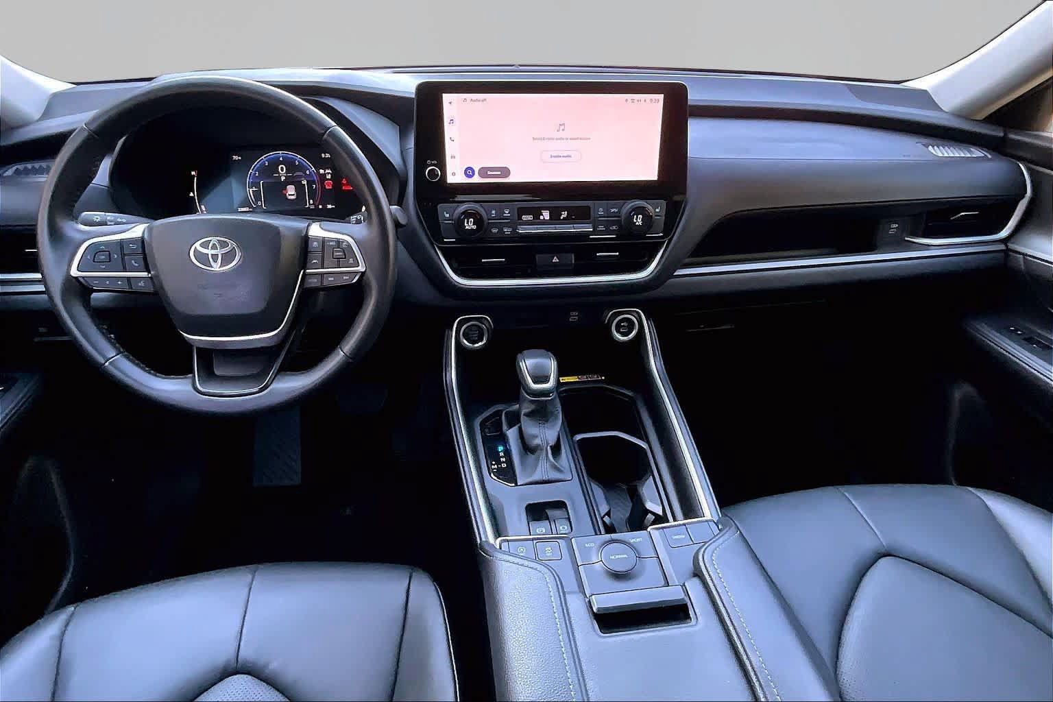 Used 2025 Toyota Grand Highlander FWD image 16