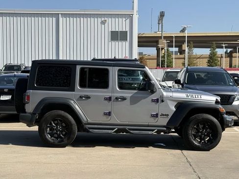 Used 2020 Jeep Wrangler Unlimited Sport AWD/4WD image 3