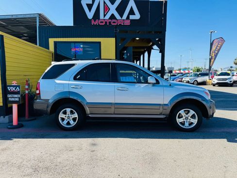 Used 2005 Kia Sorento EX RWD image 4