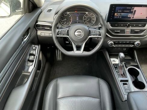 Used 2023 Nissan Altima 2.5 SR w/ SR Premium Package AWD/4WD image 11
