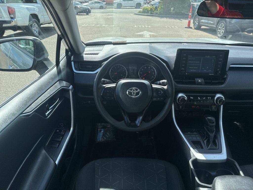 Used 2021 Toyota RAV4 XLE w/ Convenience Package AWD/4WD image 13