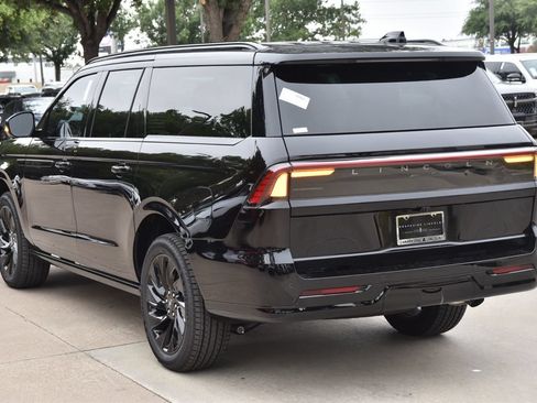New 2027 Lincoln Navigator L Reserve w/ Jet Appearance Package AWD/4WD image 9