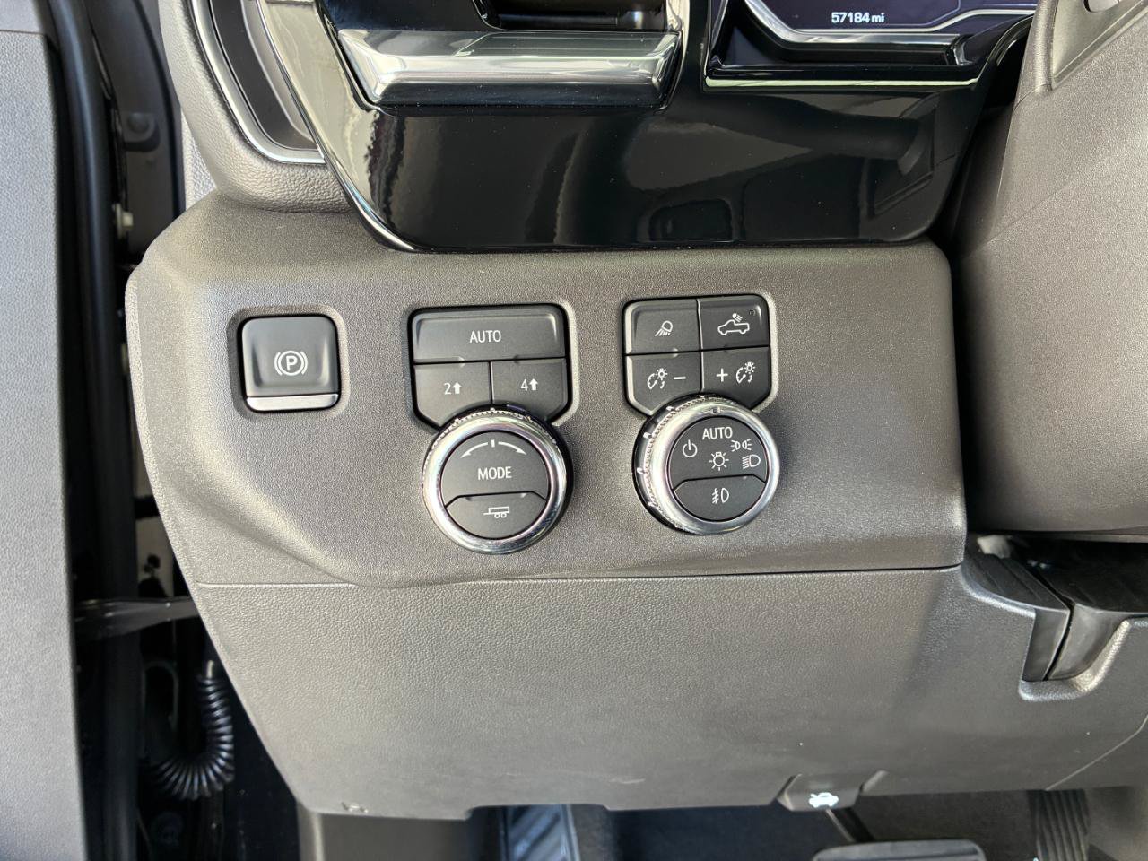 Used 2025 GMC Sierra 1500 SLT AWD/4WD image 24