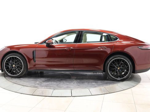 Used 2022 Porsche Panamera image 9