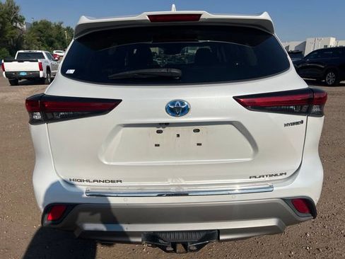 Used 2022 Toyota Highlander Platinum AWD/4WD image 6