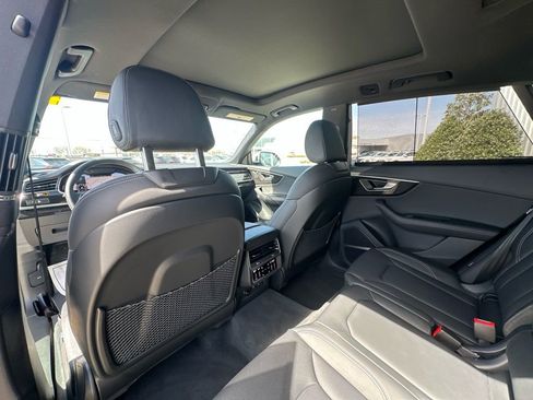 Certified 2025 Audi Q8 Prestige image 22