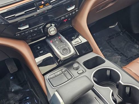 Used 2024 Acura MDX SH-AWD w/ Technology Package image 36