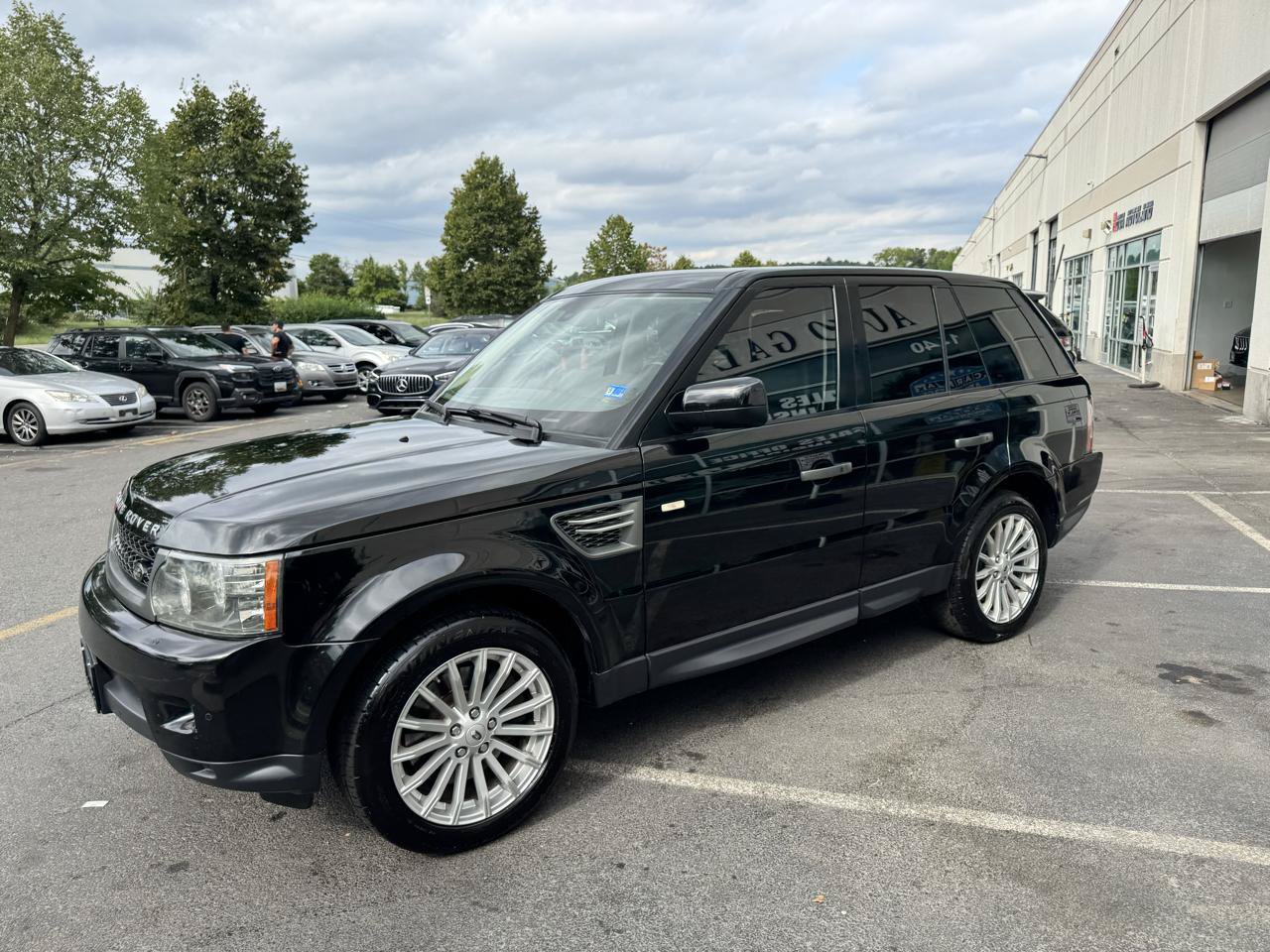 Used 2011 Land Rover Range Rover Sport HSE AWD/4WD image 9