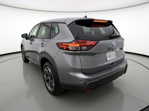 Used 2025 Nissan Rogue SV AWD/4WD image 6
