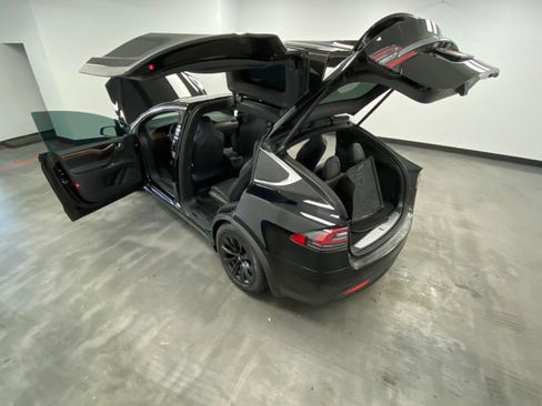 Used 2018 Tesla Model X 75D image 42
