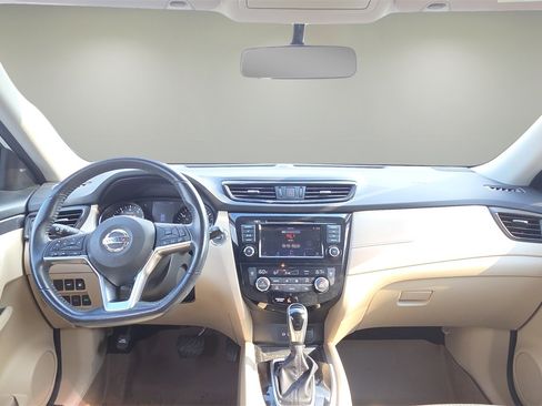 Used 2018 Nissan Rogue SV image 25