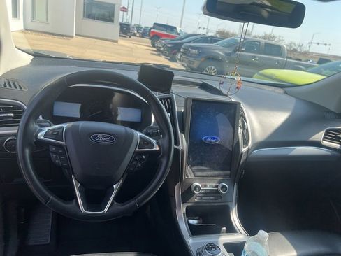 Used 2021 Ford Edge SEL image 5